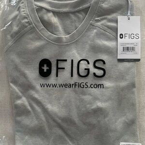 BNWT FIGS Salta Underscrub Tee in Light Gray 🩶🩶